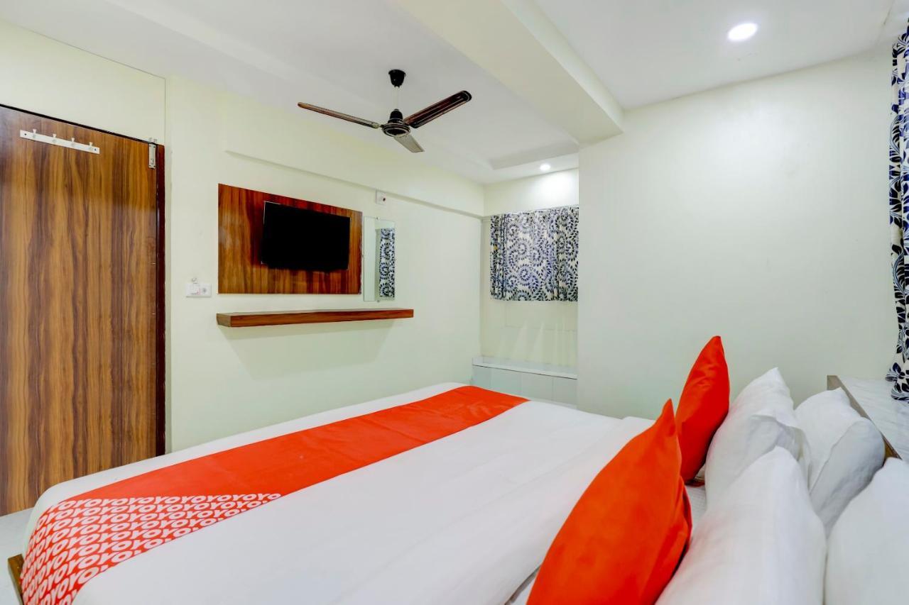 אחמדאבאד Oyo 67789 Hotel Savera מראה חיצוני תמונה