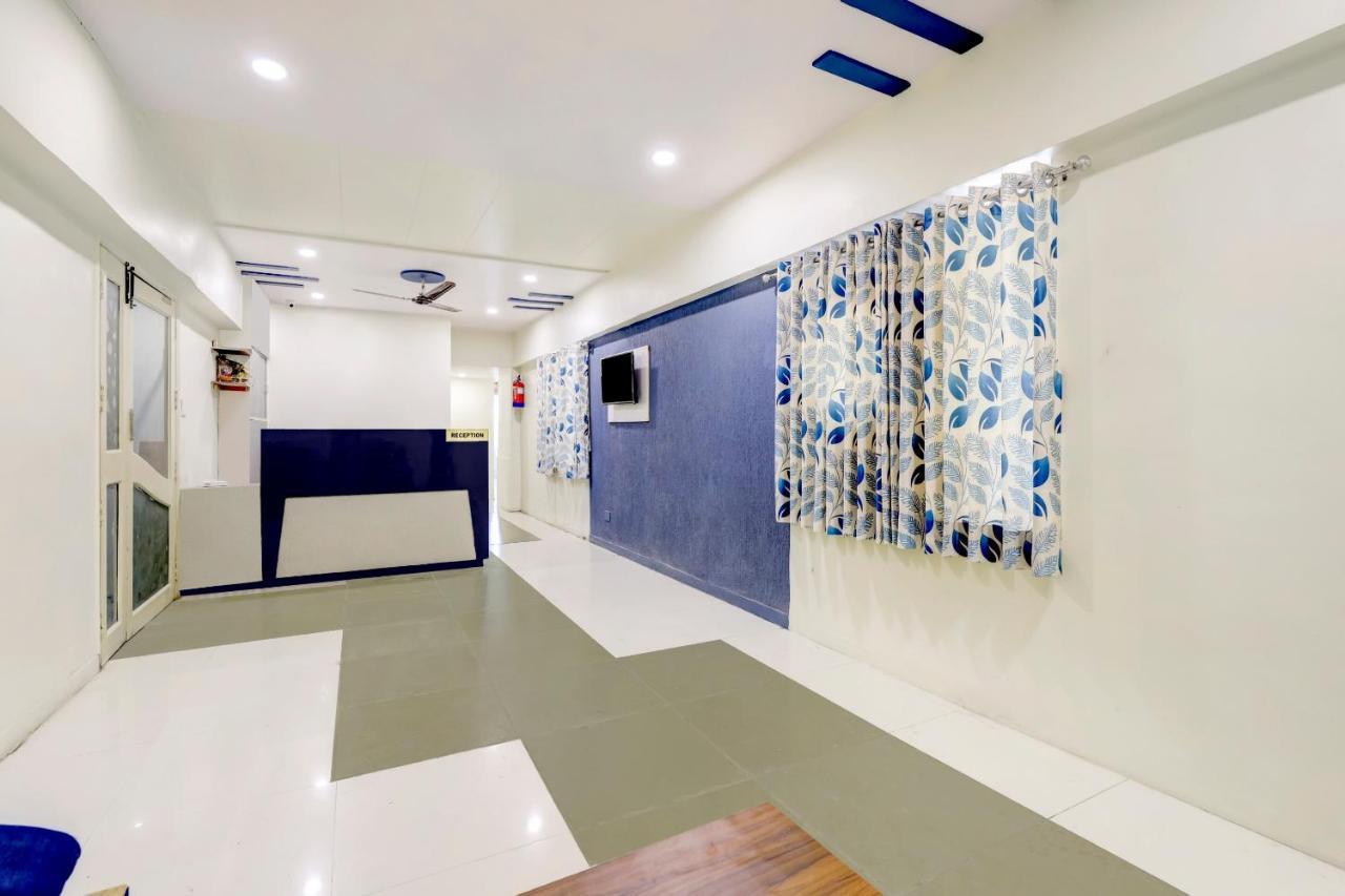 אחמדאבאד Oyo 67789 Hotel Savera מראה חיצוני תמונה