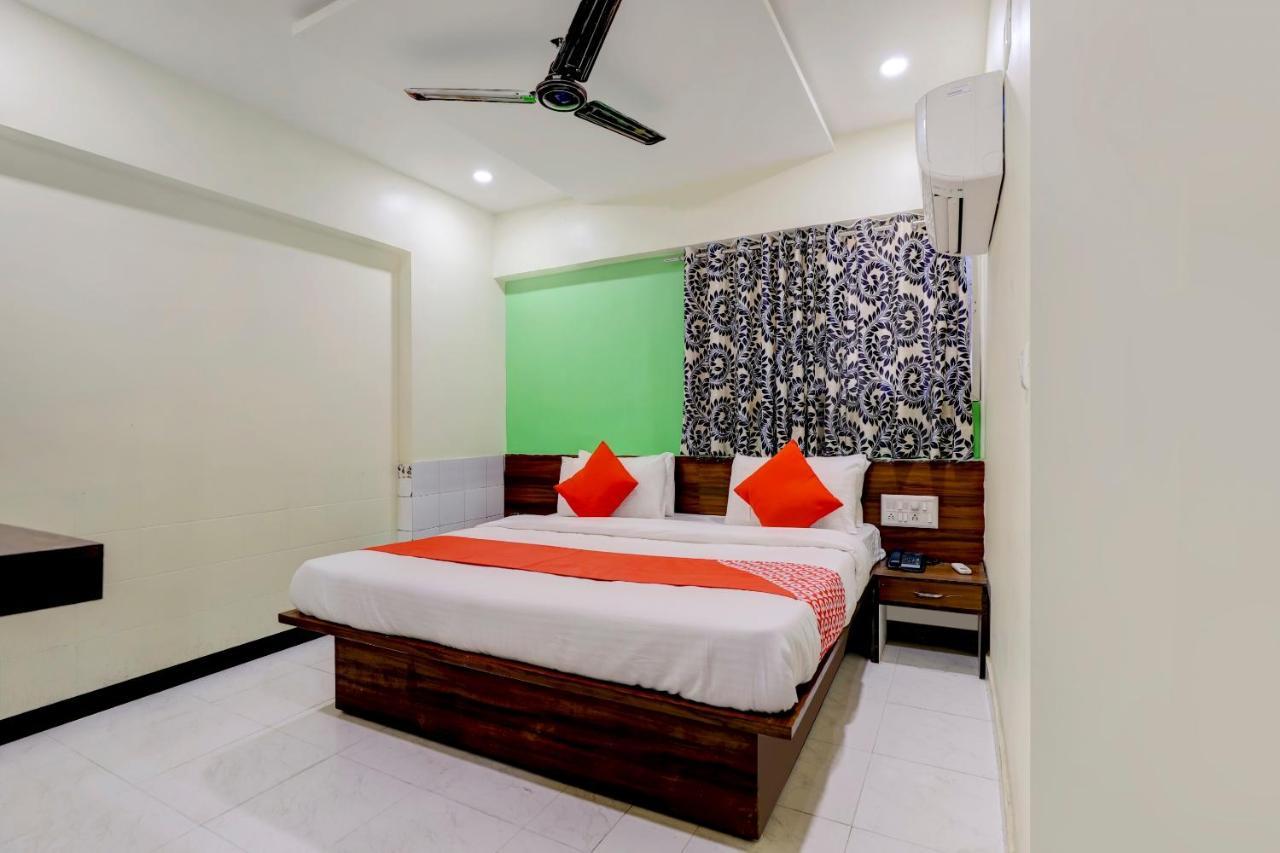 אחמדאבאד Oyo 67789 Hotel Savera מראה חיצוני תמונה